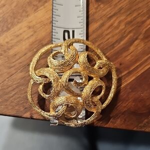 VINTAGE Filigree Gold Brooch Sarah Conventry 70s RETRO jewelry Pin Knot